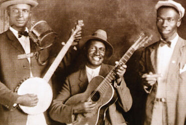 Cannon’s Jug Stompers – “Walk Right In”